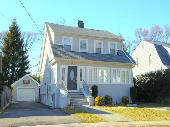 425 Carol Place, Pelham, NY 10803