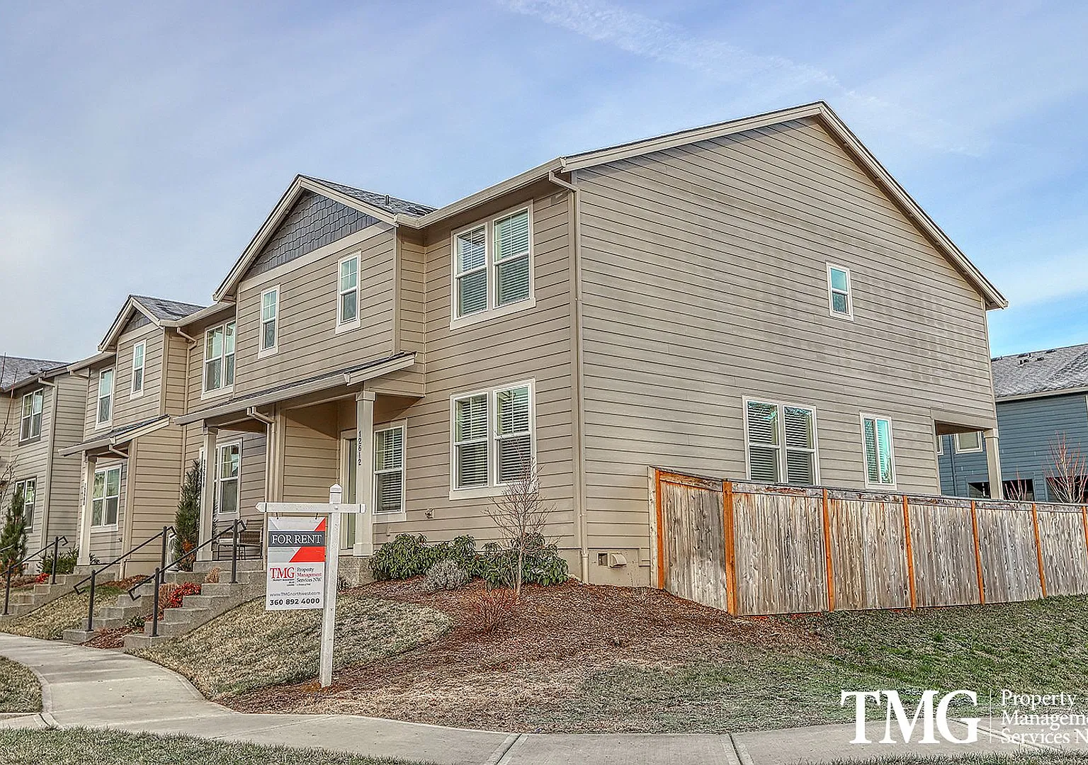 3 Bedroom 2.5 Bathroom Home with Beautiful Finishes!! — Photo 1