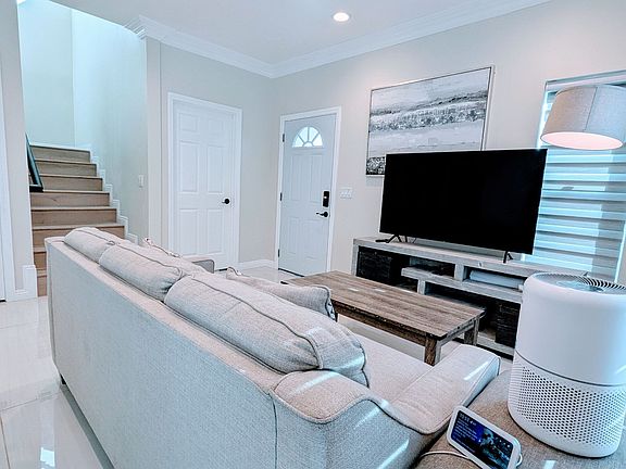 4th image of 342 Pasadena Ave #A