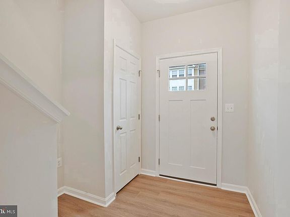 4th image of 290 Tophers Trl