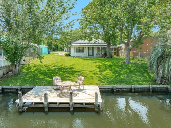123 County Road 458d Dr, Angleton, TX 77515