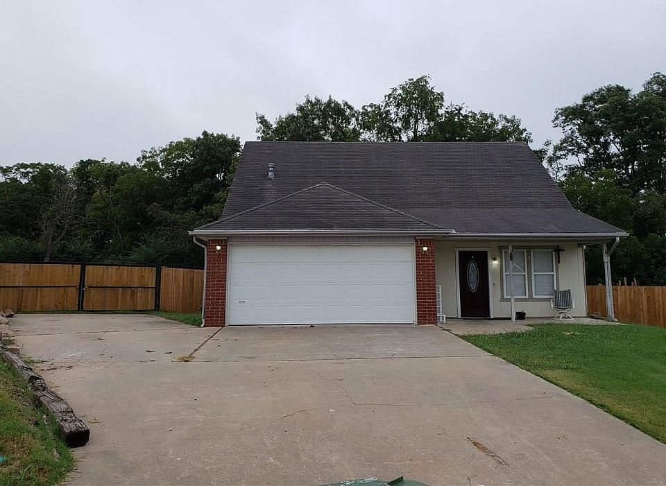 1st image of 925 E Olrich St