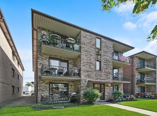 6553 W 64th Pl APT 2E, Chicago, IL 60638