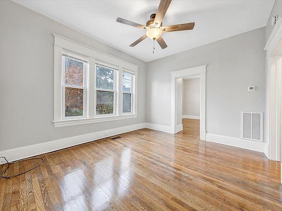 5th image of 315 Woods Ave SW #4