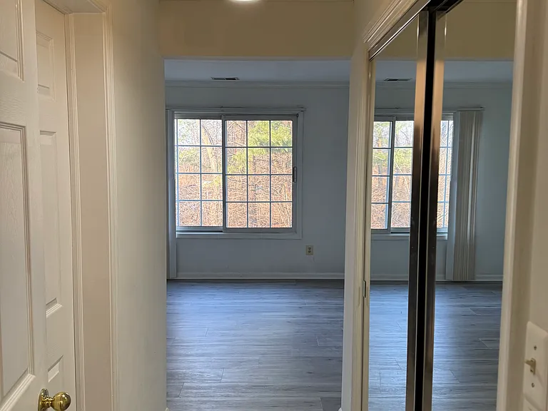 1038 Waterford Dr — Photo 9