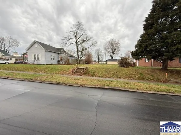 323 E Kruzan St, Brazil, IN 47834