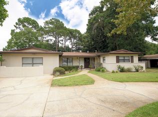 34 Palmetto Dr, Mary Esther, FL 32569