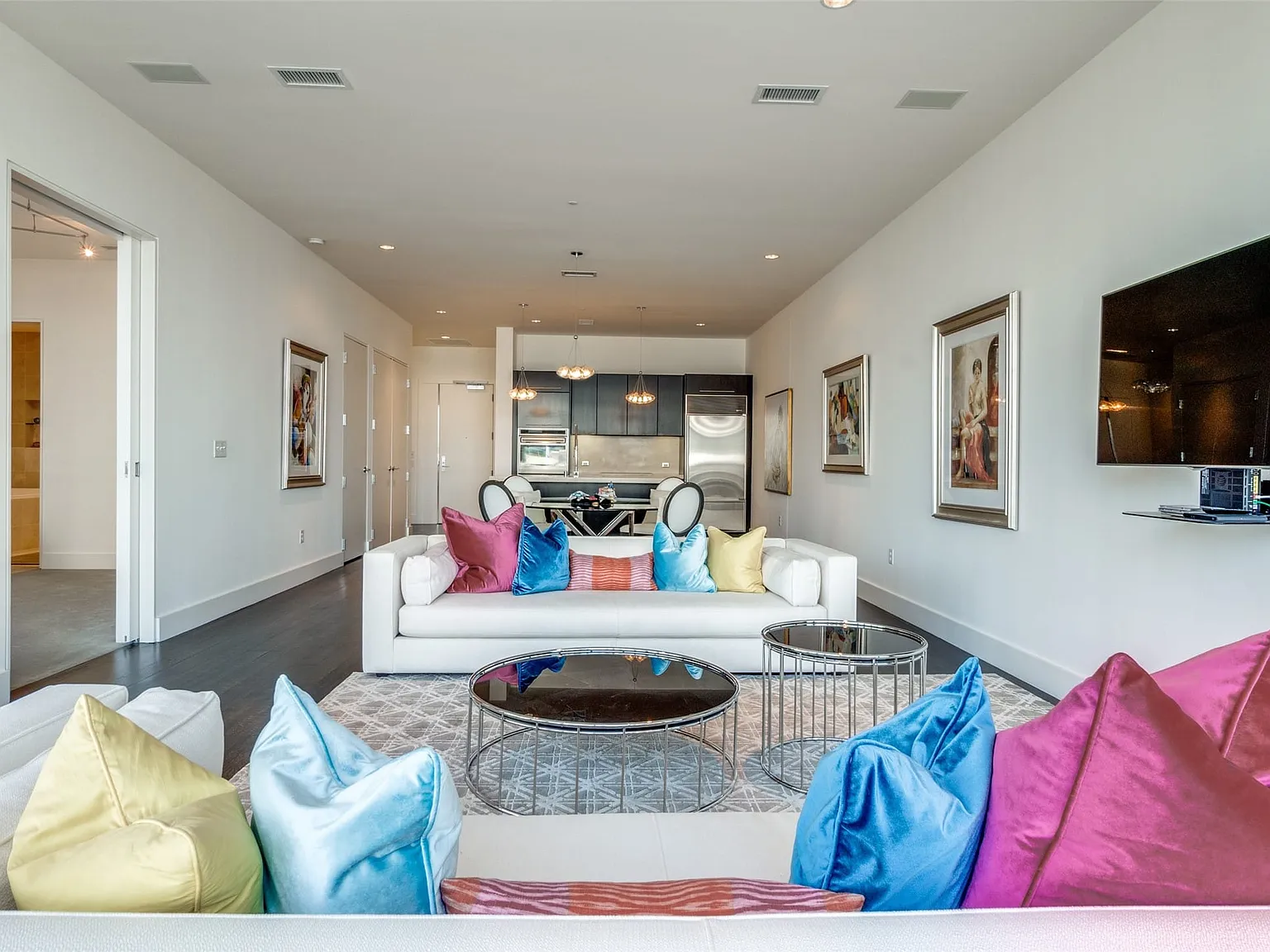 1 bed, 1.5 bath, 1540 sqft, $4,500 — Photo 2