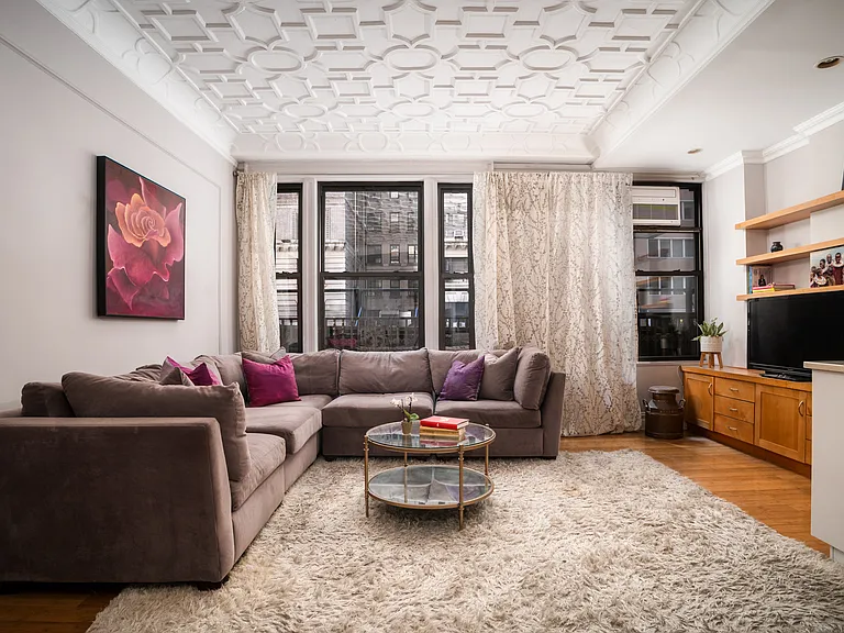 200 W 54th St #2D — Photo 11