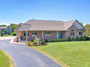 2190 Lost Dauphin Rd, De Pere, WI 54115