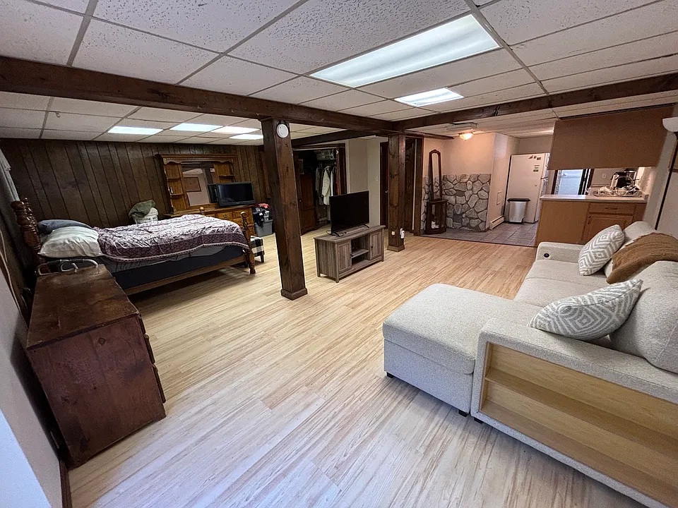 55 Glen Dr #1