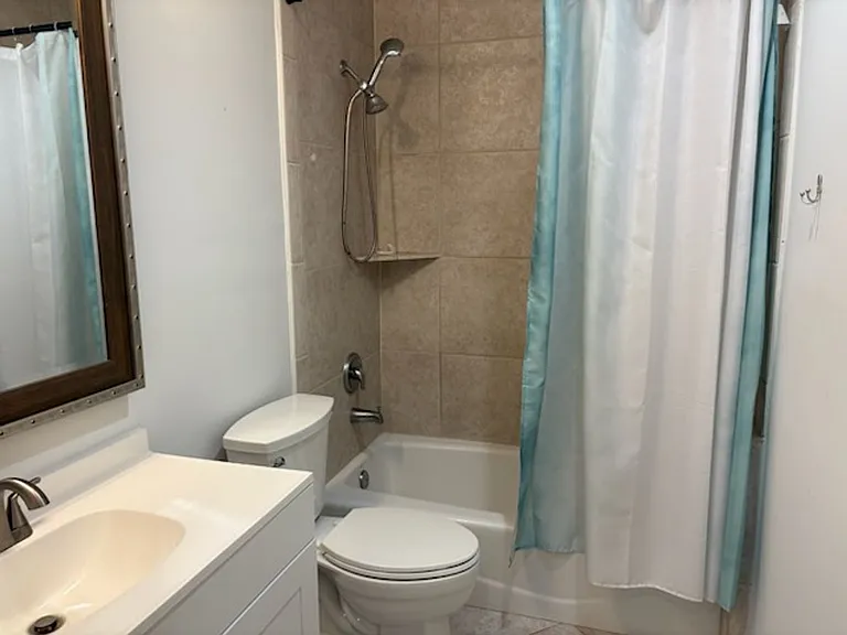 886 Park Ave #402 — Photo 8