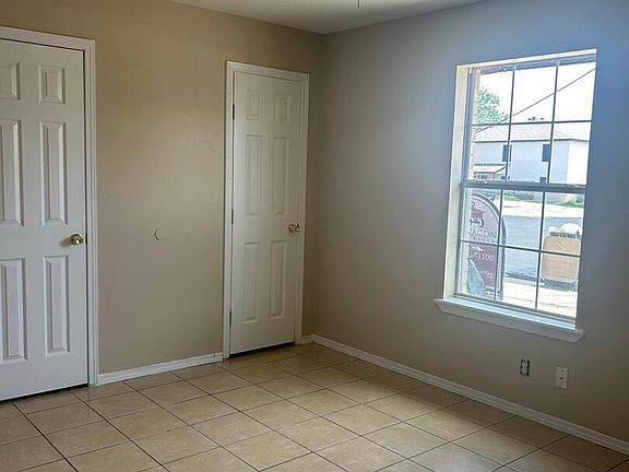5th image of 7637 Windsor Oaks