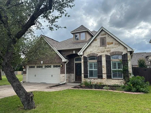 805 Williams Way — Photo 1