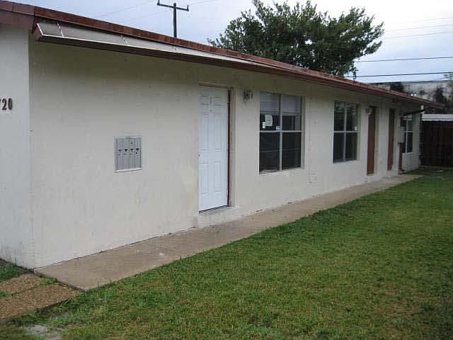 1st image of 720 NE 46th Ct APT 3