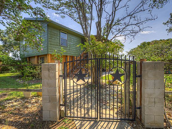 2nd image of 785 Park Shores