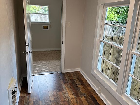 5th image of 2409 Bullis Ave