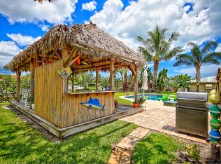 8371 SE Driftwood St, Hobe Sound, FL 33455