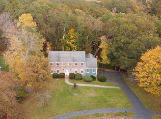 216 Oak Hill Cir, Concord, MA 01742