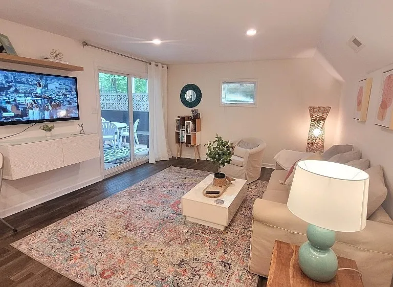 122 Phillips Cir #2 — Photo 9