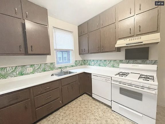 5th image of 3555 Beechwood Blvd #1
