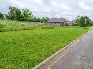 913 King Arthur Dr, Springdale, AR 72762