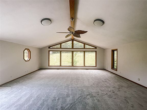 5th image of 4133 Cambridge Dr