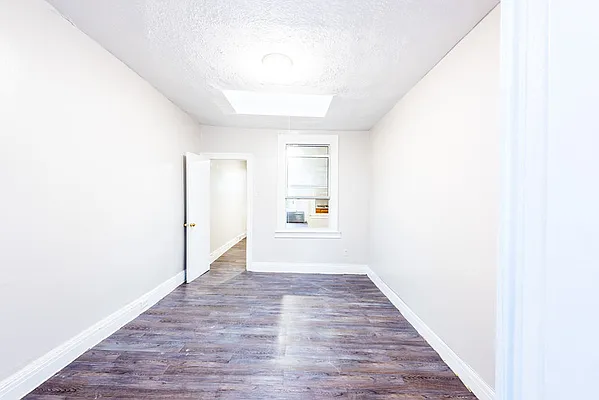 Rented by WIRE International Realty | media 7