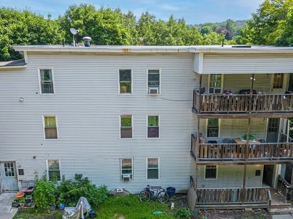 78 Sherman St, Gardner, MA 01440