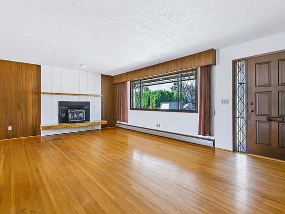 3rd image of 45596 Lewis Ave
