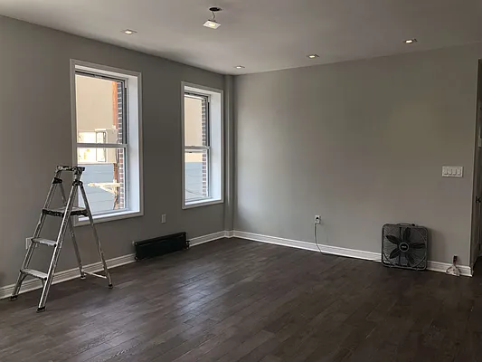 Rented by Thermos Realty & Management Inc | media 68