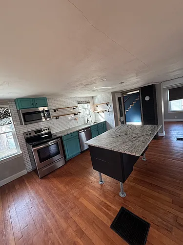 8 N Pearl St Photo 1