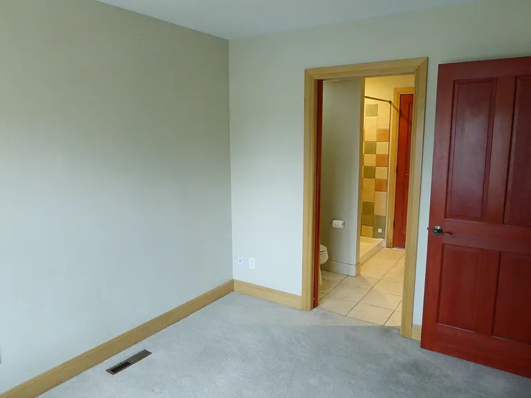 1031 Mirrormere Cir — Photo 19