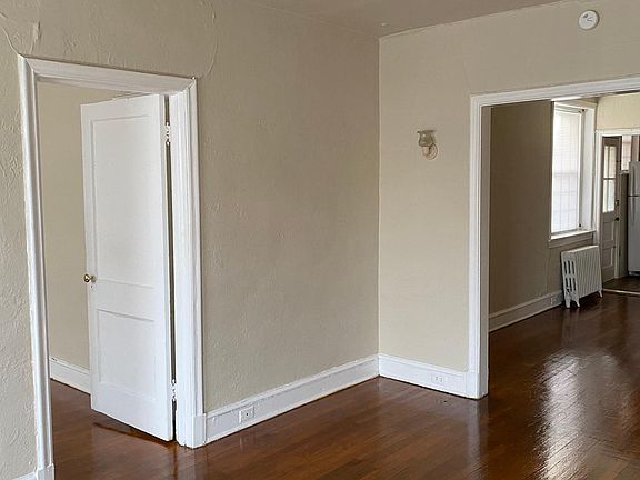2nd image of 3427 W Grace St