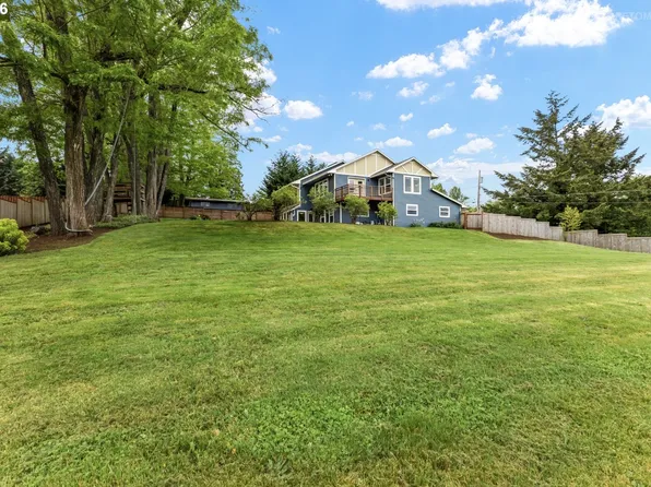12395 SW Clara Ln, Lake Oswego, OR 97035