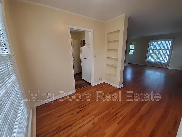 314 S 47th St — Photo 13