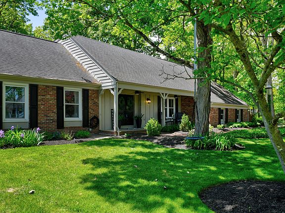 3rd image of 1375 Hickory Ridge Ln