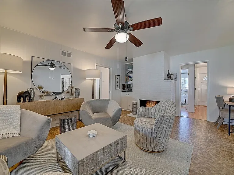 444 N Shattuck Pl — Photo 18
