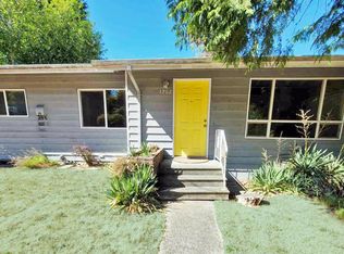 1702 NE 98th St, Seattle, WA 98115