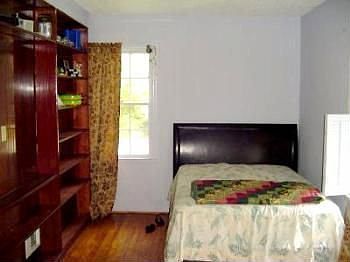 5th image of 3330 Shady Oak Dr