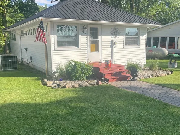 102 S Henry St, Ashkum, IL 60911