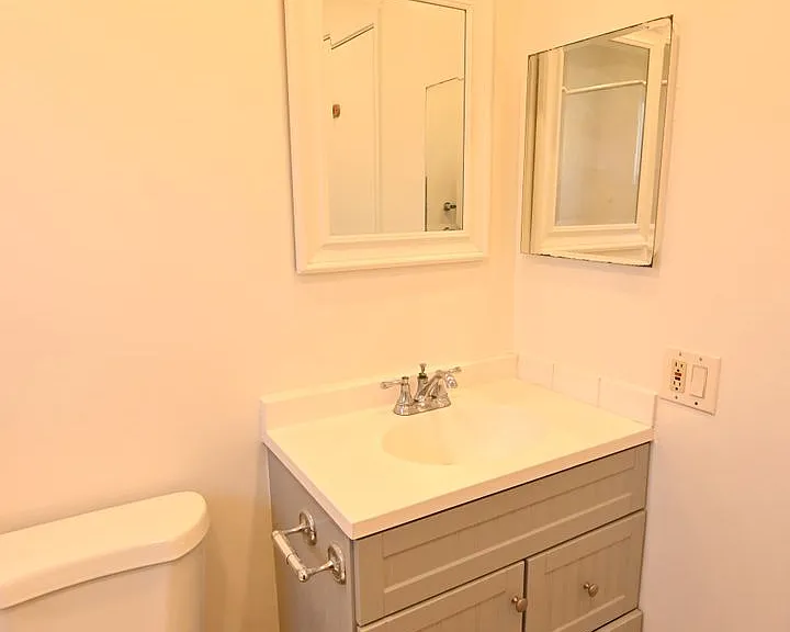 5659 Lathrop Dr — Photo 17