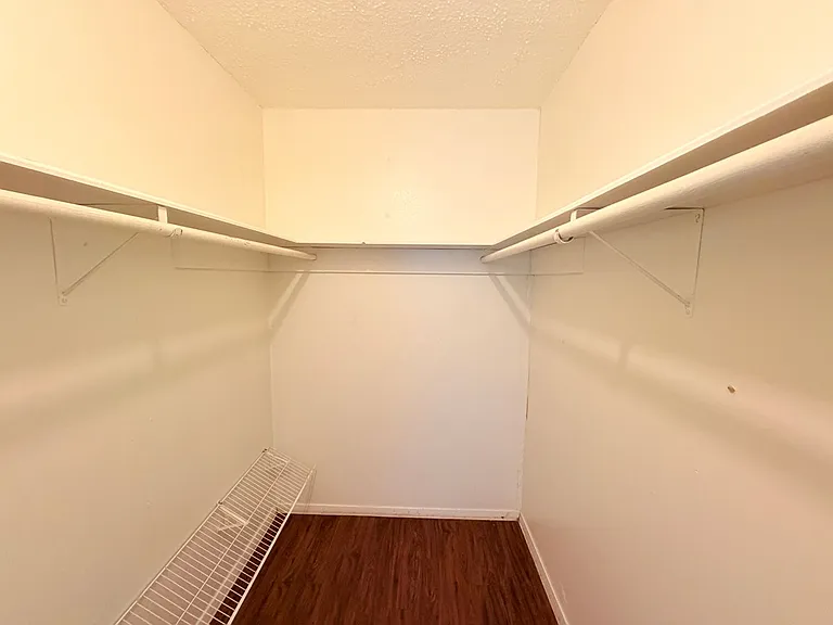 5206 Village Trl — Photo 16