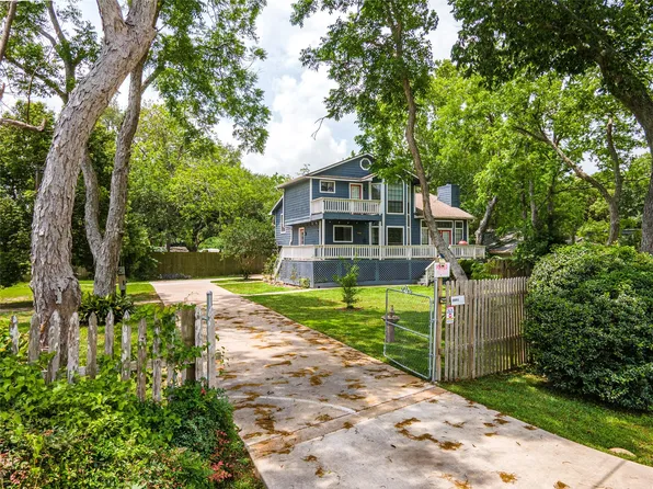 3726 Bayshore Dr, Bacliff, TX 77518