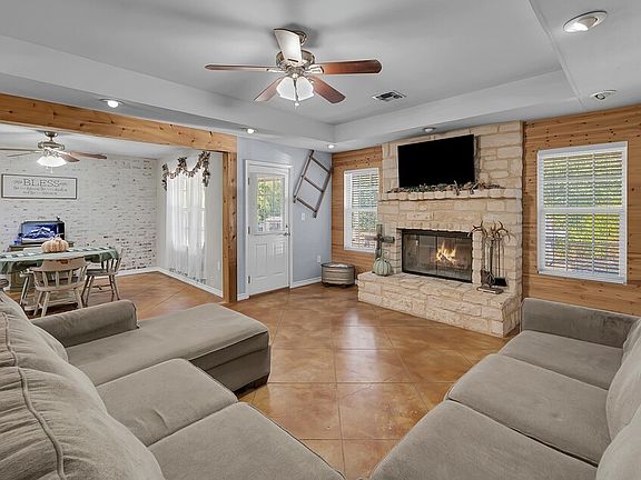 4th image of 3287 Rosenthal Pkwy