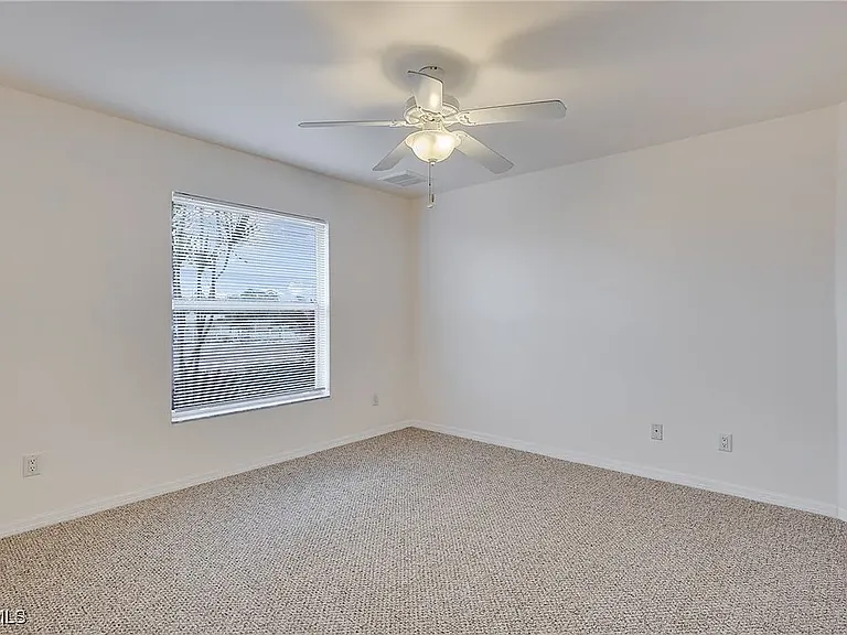 2221 NE 15th Ln — Photo 6