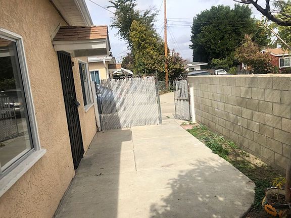 4th image of 20826 Roseton Ave #11602