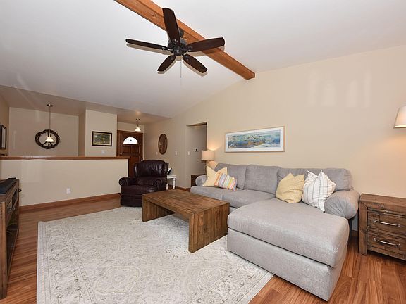 5th image of N169W20314 Chateau Dr