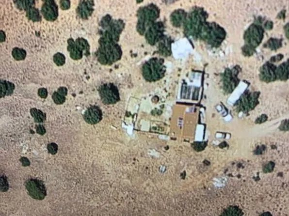 42525 W Hard Rock Way, Seligman, AZ 86337
