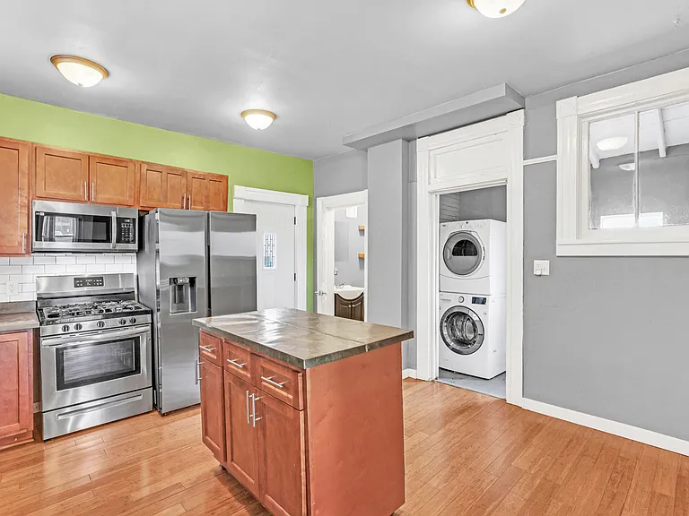 258 Allen Ave — Photo 13